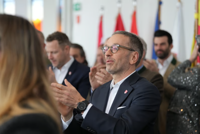 SPÖ nur noch knapp vor Grünen, FPÖ hält bei 39 Prozent, Kickl gewinnt Kanzlerfrage
