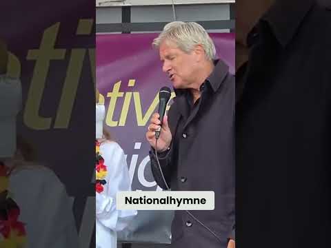 13 Jährige Saxophonistin spielt deutsche Nationalhymne live!  #björnbanane #klartext #klart #afd