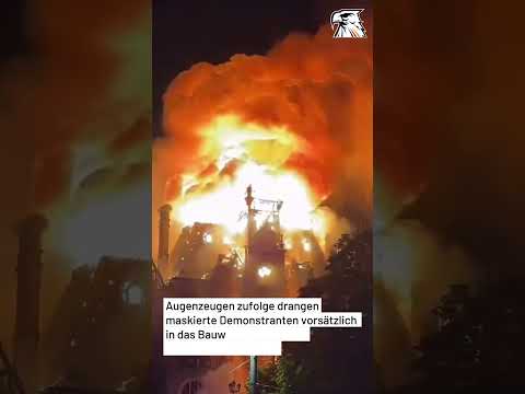 Kontrollverlust in Frankreich: Rathaus von Limoges steht in Flammen und stürzt ein!