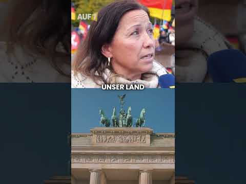 Vor dem Brandenburger Tor versammelten sich am Samstag bis zu 7000 Menschen mit schwarz-rot-goldenen